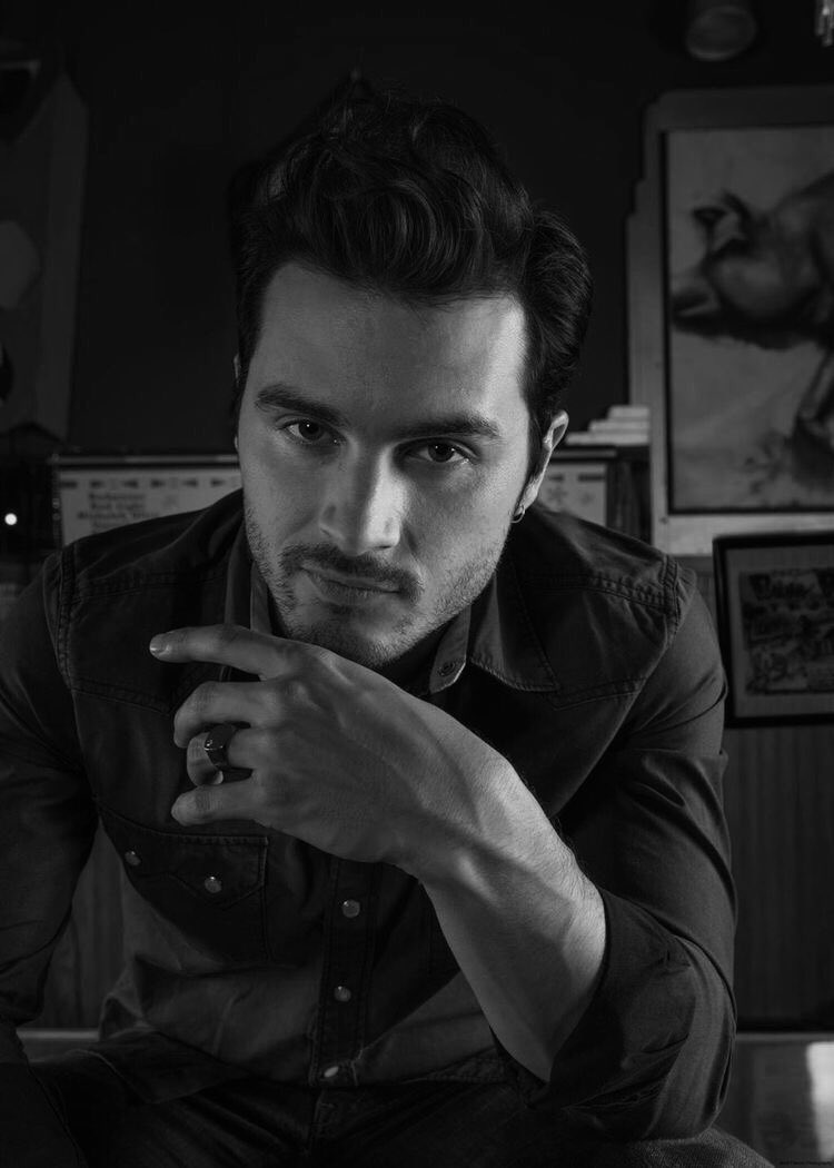 𝚕𝚒𝚣 Chris Wood Actor Tvd Supergirl 𝚕𝚒𝚣 Chris Wood Actor Tvd Supergirl