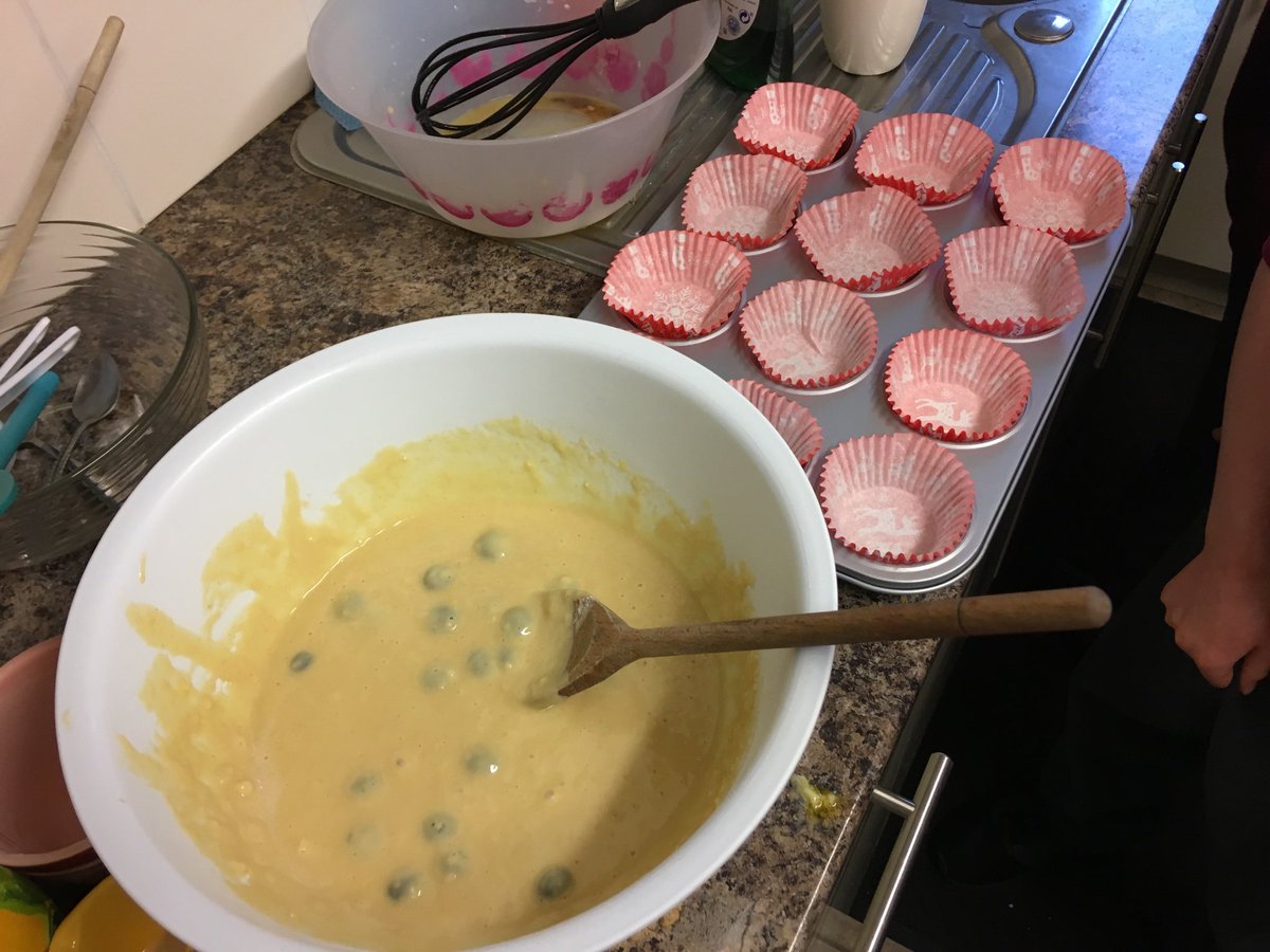 pjp_ie's tweet photo. We has great fun yesterday making blueberry muffins. We used our maths skills to measure the ingredients using 1 cup , 1/2 cup and a 1/4 cup.@PDSTPrimSTEM @Maths_Eyes @mathsweek #MsMagner #MsDromgoole #MsShaw #Baking #Yummy https://t.co/p1taC1oizP