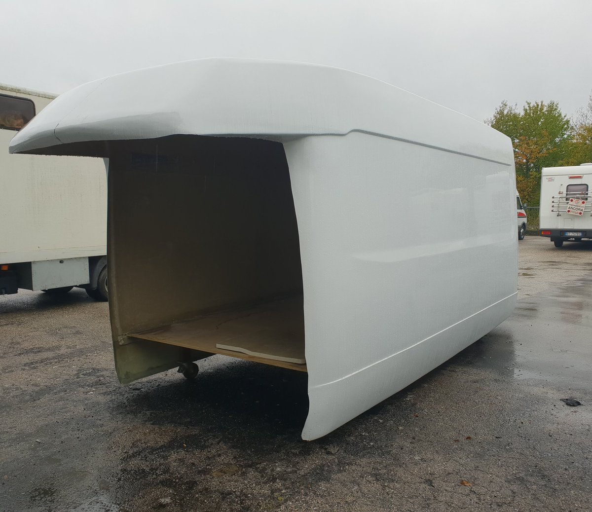 Campermarostica's tweet image. La Nostra #monoscocca adatta a qualsiasi tipo di allestimento su misura, e adattabile a qualsiasi veicolo commerciale. #campermarostica #monocoque #camper #veicoliprofessionali #veicolispeciali #campersumisura #camperperdisabili #ivecodaily   #artigianiperpassione #manufacturing