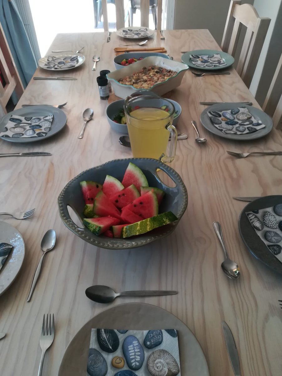 KingEdVIISchool's tweet photo. Future @KingEdVIISchool #masterchefjunior in the making as School House boarders enjoyed cooking lessons with Ms De Wet today! #redclass #whatscooking 🥗🥣🍝🍜 #redthanks Ma'am https://t.co/ayJQK5aO2B