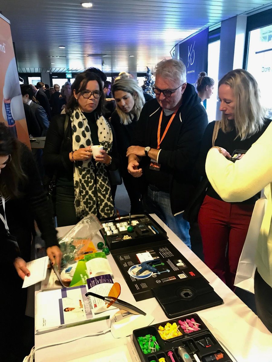 Info_DAED's tweet photo. DAG 2 - Gezellige drukte aan de stands tijdens het #daedcongres #mastersofmasters https://t.co/l15SMTUHKb