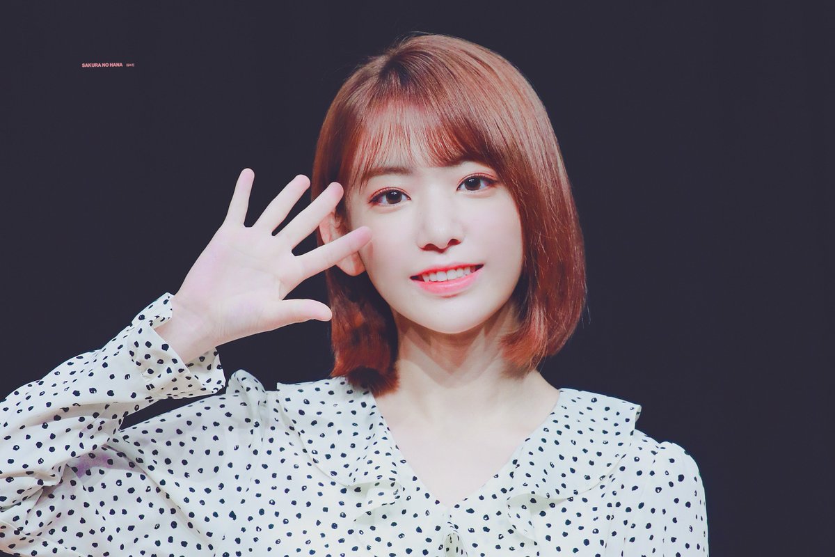 rilsakura's tweet image. 181118

話したい誰かがいるってしあわせだ 😇

#IZONE #아이즈원 #宮脇咲良 
#미야와키사쿠라 #사쿠라