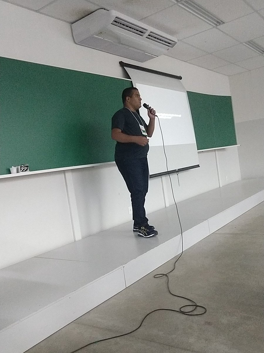 ByIvo's tweet photo. #DevFest18 #DevFestPR18 @marcelgsantos Web scrapping maroto com #Puppeteer haha https://t.co/DdljSdgxaa
