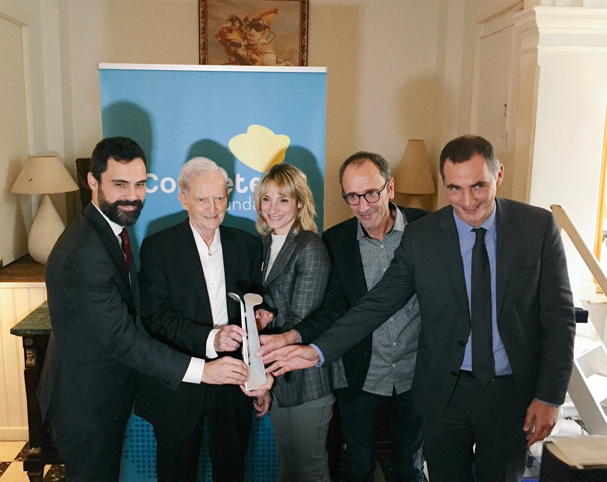 Castellani_'s tweet photo. So felice d’esse fianc’a  @EdmondSimeoni pè #CoppietersAwards, una vita a u serviziu di a pace e di a #Corsica. Edmond demeure l’un des plus grands artisans contemporains de la Corse, un visionnaire, un humaniste. @LucianiAntonia @Gilles_Simeoni https://t.co/tq6U1BmUH1