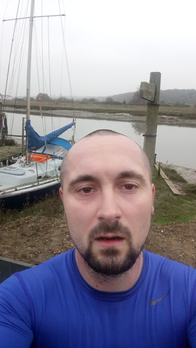 tommy_dodd's tweet photo. Morning Interval run along the river. https://t.co/Nv1s1Mh85F