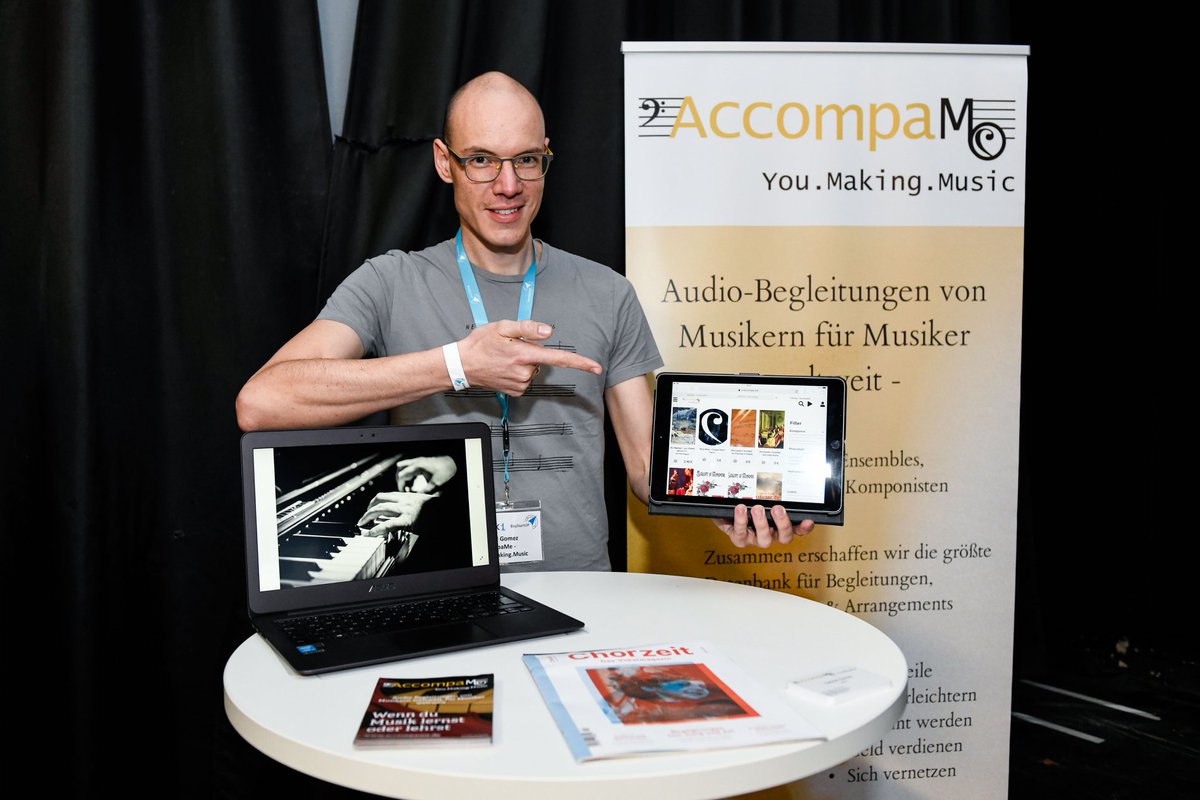 AccompaMe's tweet photo. #AccompaMe bietet Musikern mit ihrer Online-Plattform ein digitales Tool, auf das sie ihre professionelle Klassik-Playbacks zu selbst festgelegten Verkaufspreisen anbieten können. Für die Qualitätssicherung wird Machine Learning / #KI verwendet. Foto: #BayStartUP / Andreas Gebert https://t.co/xZQ6SdMWIc
