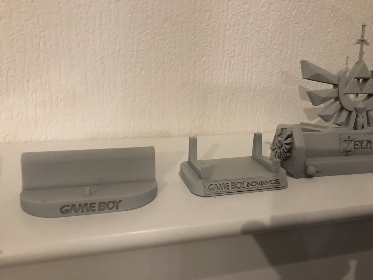 DerLachwitz's tweet photo. Time to finish the printed stands for my handheld-collection. Does anyone has a #GameGear for sale? :) #nintendo #prusai3mk3 #sony #psp #psvita #gameboy #gba #helloryker https://t.co/YpSHDYmJT4