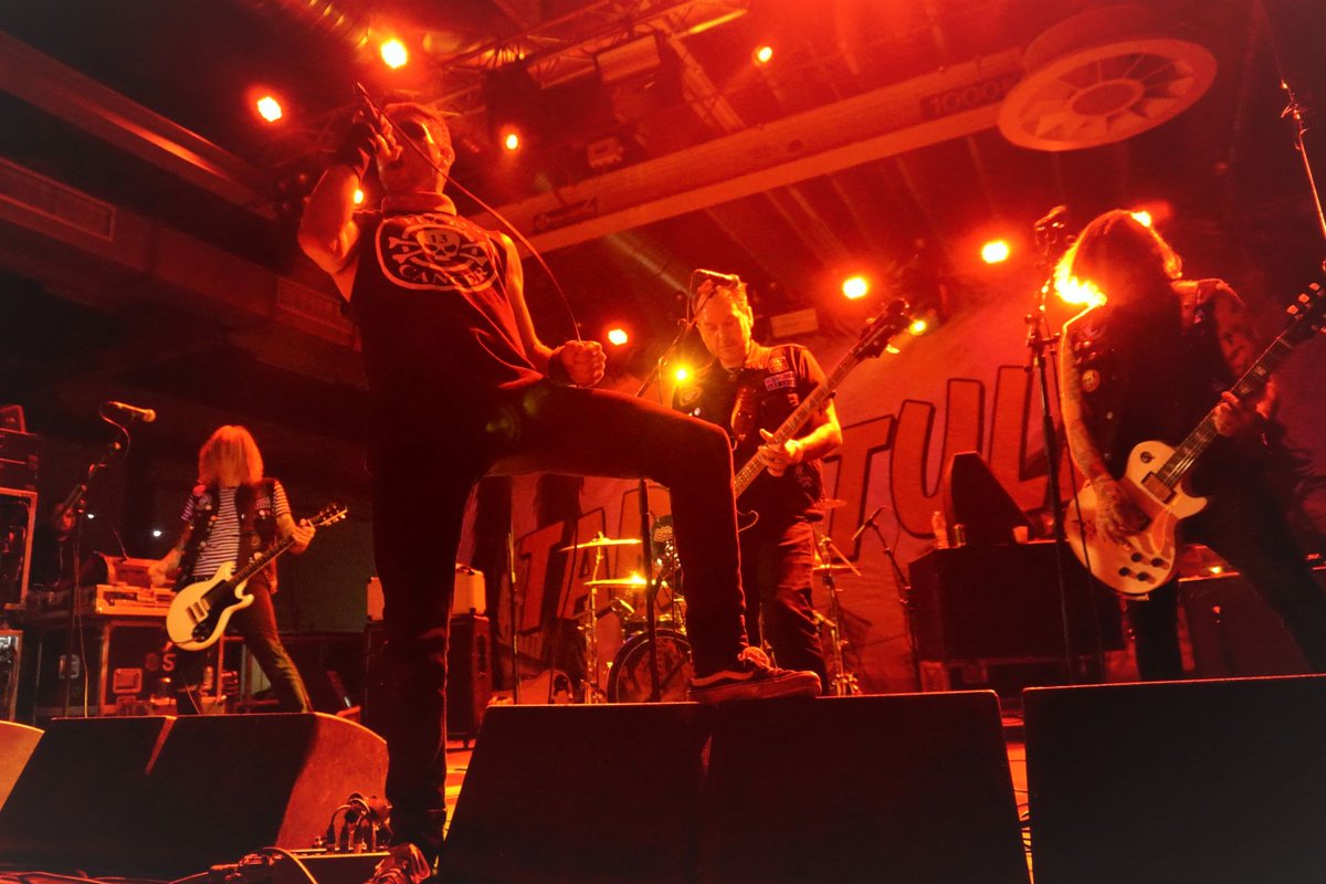 CarolaVermeeren's tweet image. #Throwback to #Helldoradofestival in Eindhoven last week. I really, really loved @thehippriests For me it was the first band I saw that day and I couldn't have asked for a better start of the festival. They knocked my socks off. :-D #Helldorado #festival #ilovemusic