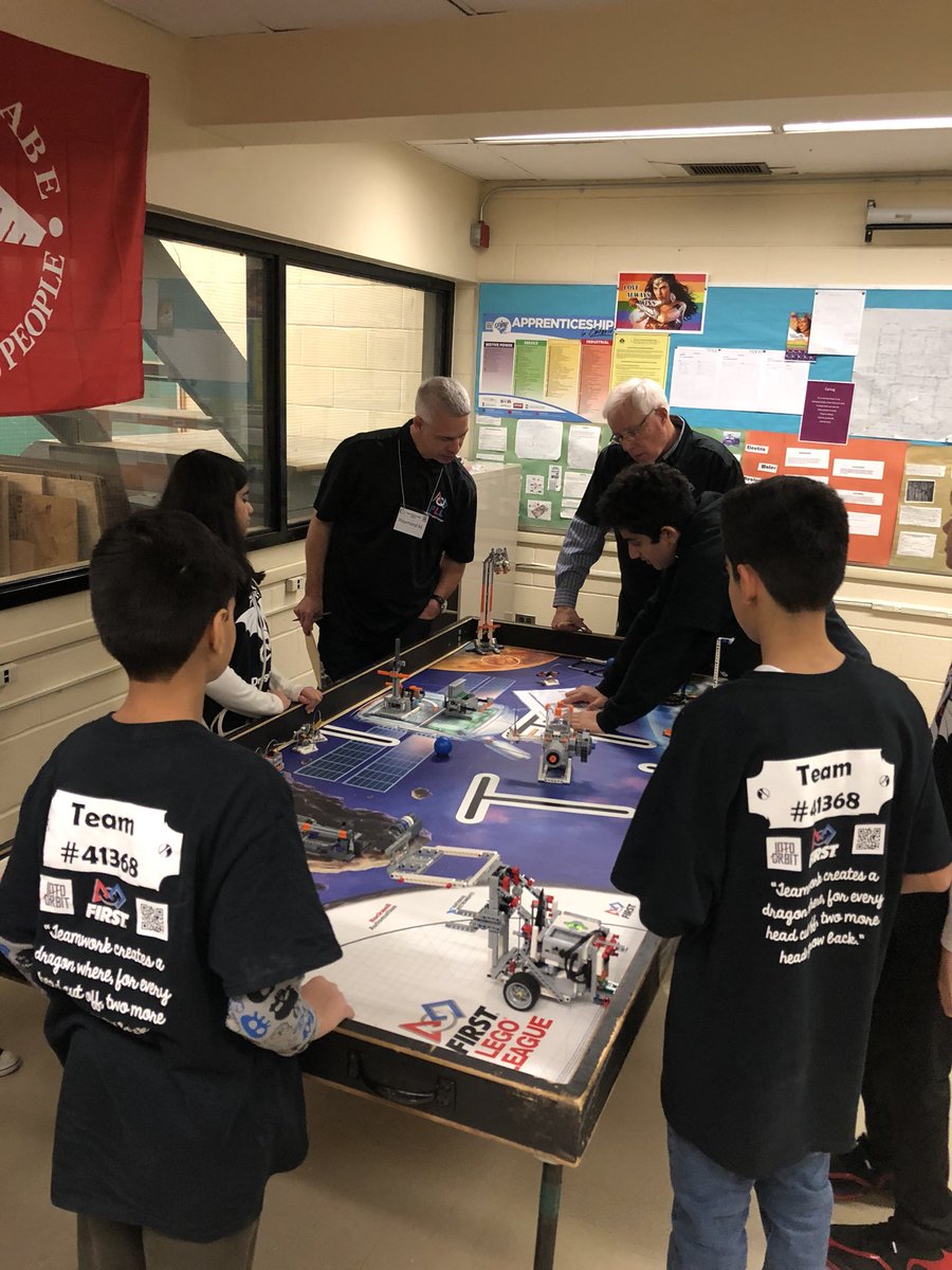 TheMsTatum's tweet photo. The @DonValleyMS Dragon Bots participated in their robot judging session this morning to demonstrate their robot in action and explain their design choices to the judges. #DVMS #TDSBFLL #IntoOrbit2018 @TDSB_Robotics https://t.co/kFjwqdoqlQ