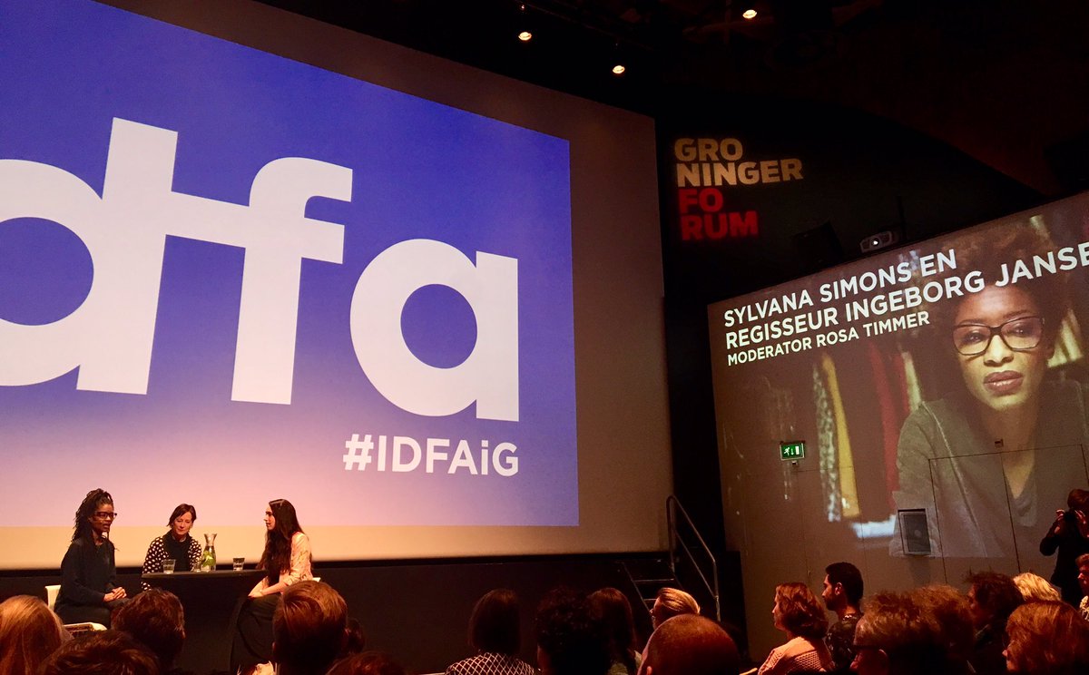 PerrieHoekstra's tweet photo. Sylvana, #DemonorDiva gezien. Ik kan de vinger er nog niet precies op leggen, maar zit hier ontroerd aan m’n wijntje. Mooi nagesprek ook door @rosatimmer #IDFAiG https://t.co/wJjo8kwqV7