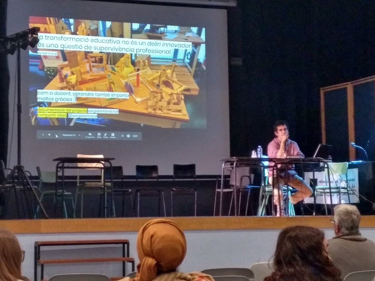 GemmaBorrs1's tweet photo. "La transformació educativa no és un deliri innovador, és una qüestió de supervivència professional" @sergidelmoral #JEMREUS https://t.co/AOCduIhpO3