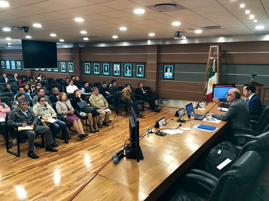 Buen día. Comenzamos el #CursodeActualización de hoy con la ponencia “Proceso de armonización del Derecho contractual en el mundo” impartida por el Not. Diego Robles Farías. #CapacitaciónNotarial