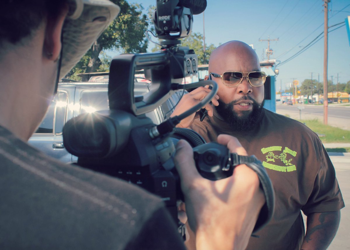 CADDYMUZIK's tweet photo. @CADDYMUZIK "Friday" Coming Soon 🎥 Shot By @DangFilms
#SanAntonio #SanAntoniotx #Satx #CadillacMuzik #Dangfilms https://t.co/fbX5z2VFT4
