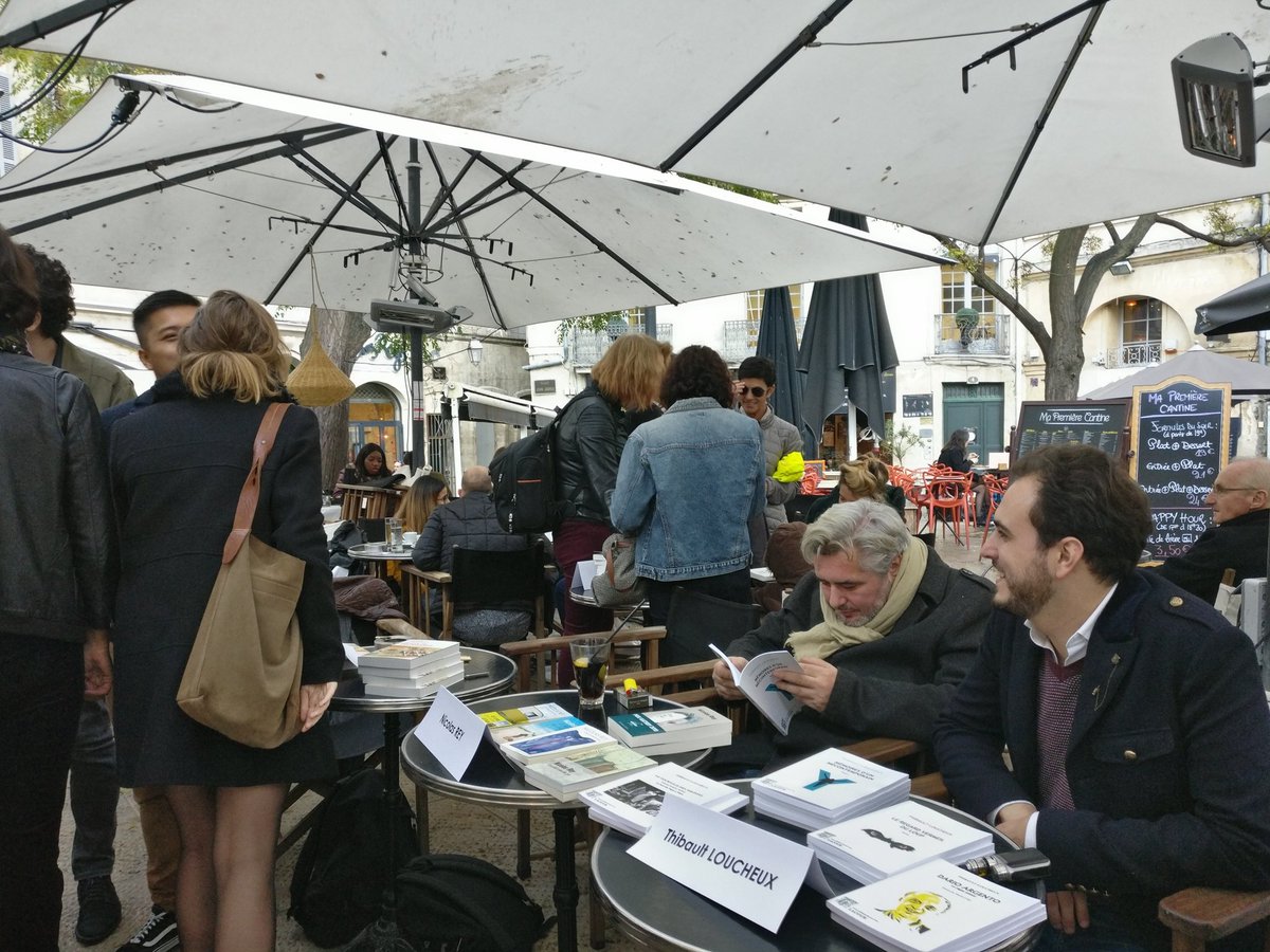 LeNouveauMtp's tweet photo. #Montpellier Dédicaces des auteurs 🖋️ au @cafejoseph à l'occasion du #prixjoseph 📚 https://t.co/37x6rtUHNC