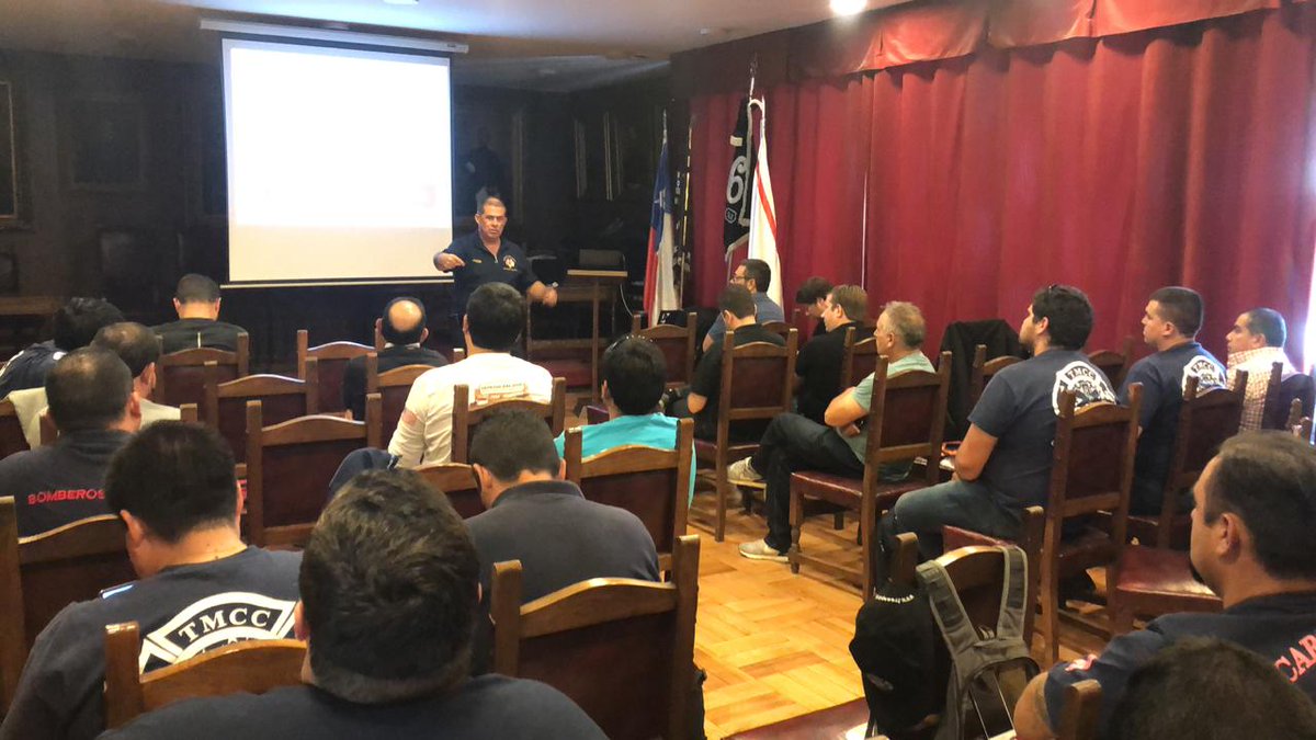 Los Comandantes de la Región Metropolitana, continuamos con el curso NFPA 1021, dictado por el Chief J. Cardona del Condado de Coral Springs