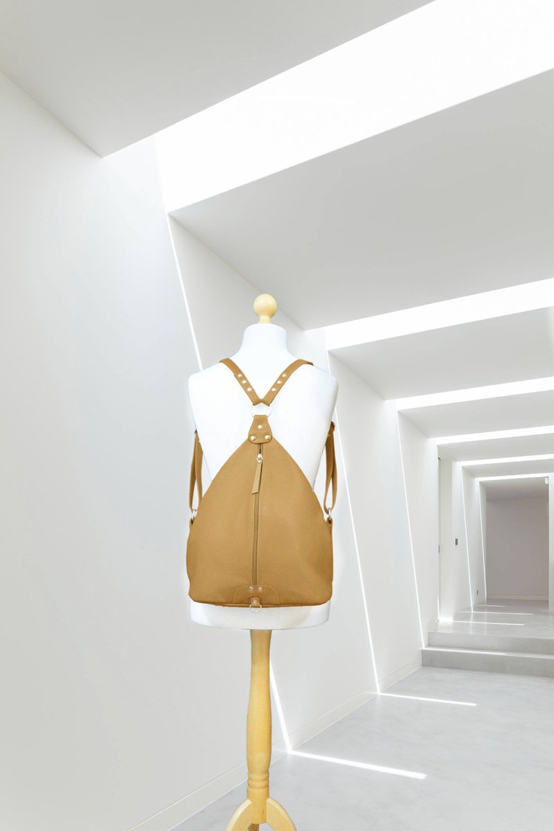 jamaika122's tweet image. etsy.com/listing/558768…
Bags and backpacks are available in 20 colors! #leatherbag #leatherbackpack #handmadebackpack