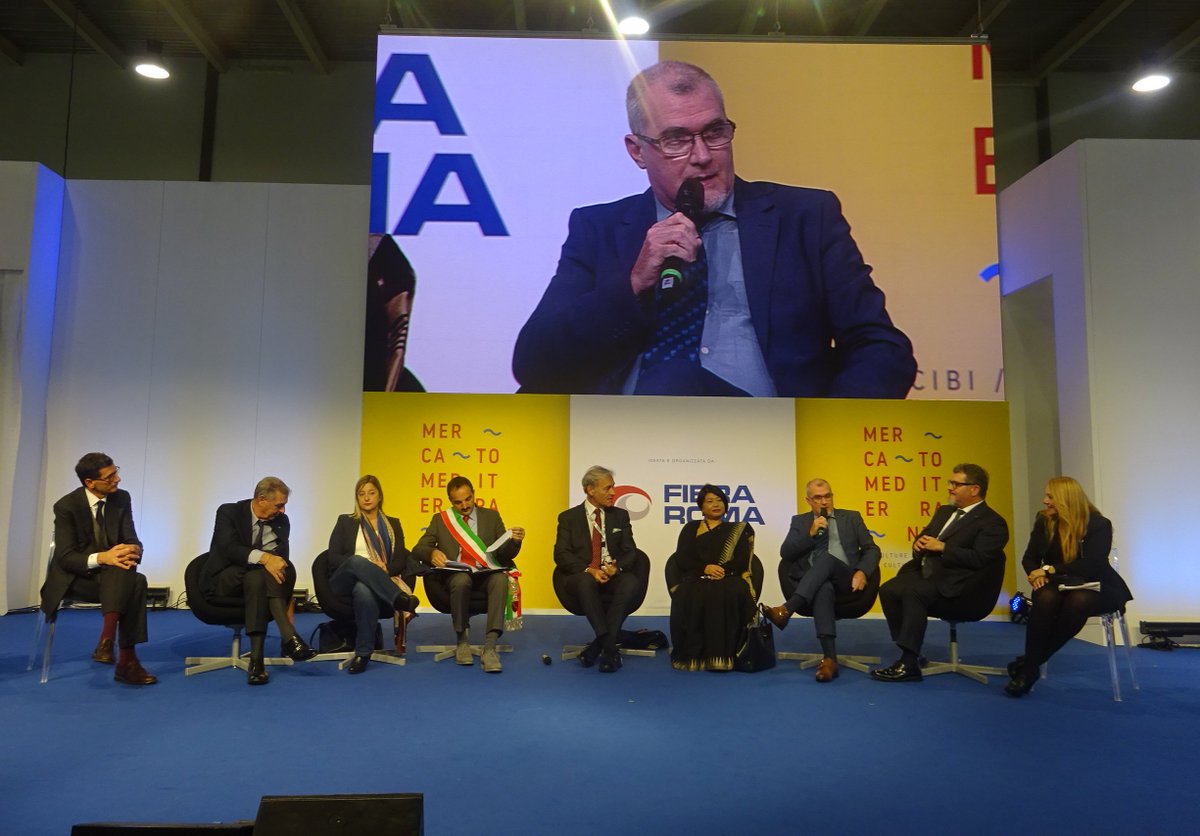 JoseCarlosRguez's tweet photo. #Cuba presente e intervengo el #23nov2018 en inauguración, en la Feria de #Roma #Italia, de la muestra MERCATO MEDITERRANEO – #Cibi, #Culture, #Mescolanze. Gracias a Pietro Piccinetti, Director General de @FieraRoma por la invitación. Buscando nuevos caminos #CubaItalia https://t.co/rYCtE7kTHT