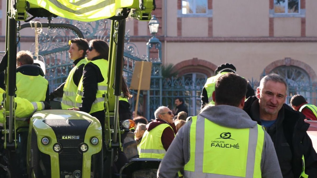 aclee65's tweet photo. #groupefauché #giletsjaunes #tarbes https://t.co/WWjvvdgsgO
