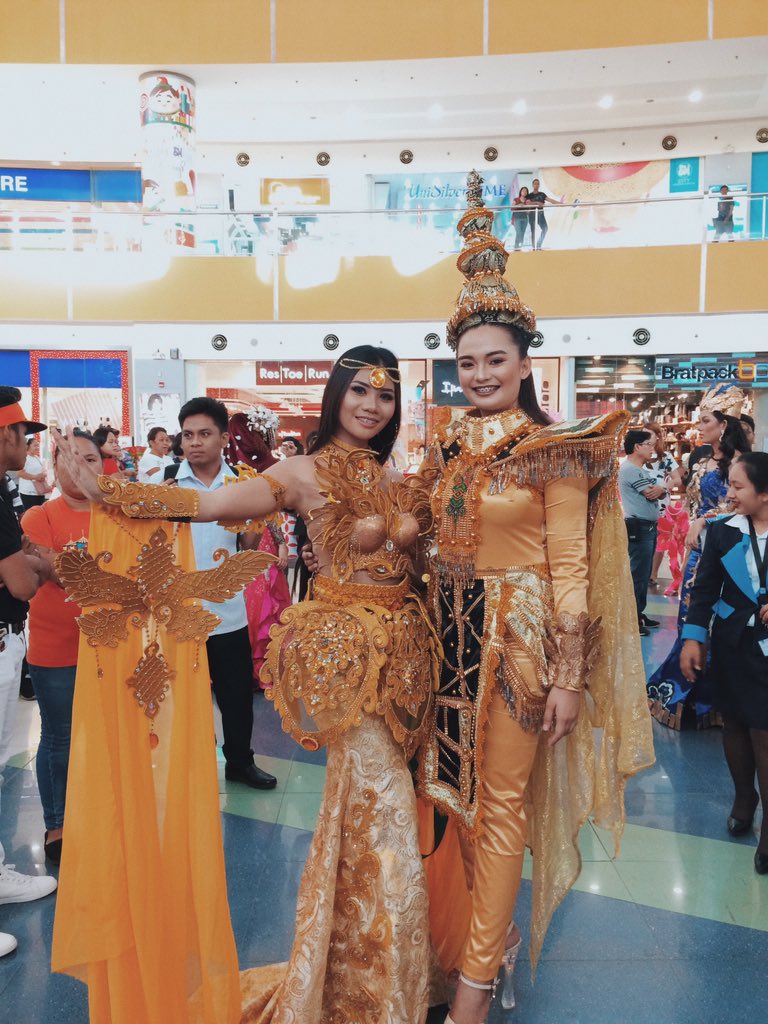 mylifeaskym's tweet photo. International costume
#iSkills2018
#teamCambodia
#teamLaos https://t.co/pzgYpZhNoo