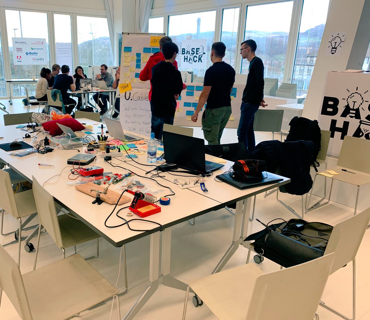 ixchelruiz's tweet image. After lunch the teams are hacking again #BaselHack