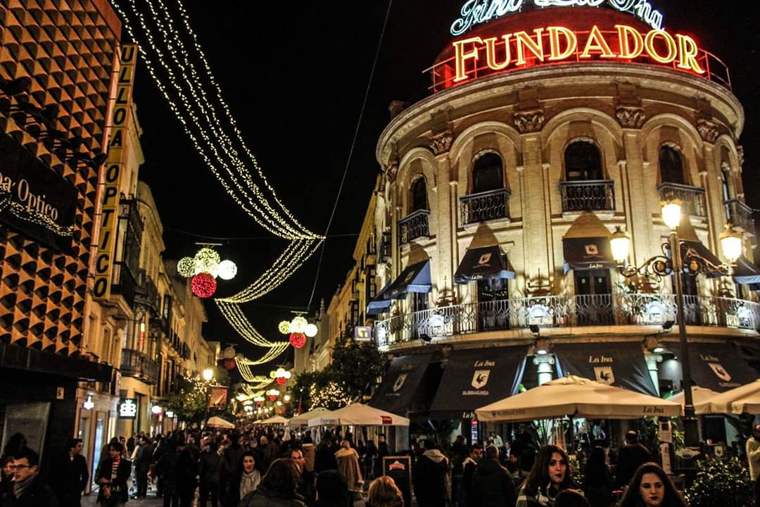 AcojeJerez's tweet photo. El próximo Viernes 30 a las 19:00 será el tradicional encendido del alumbrado de Navidad, os esperamos en el centro para vivirlo juntos ;) https://t.co/BHTM6reHeF