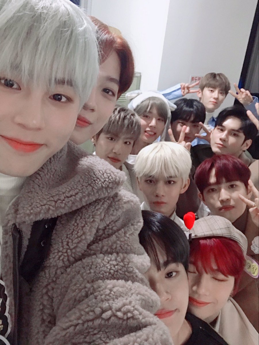 Wanna One tweet media