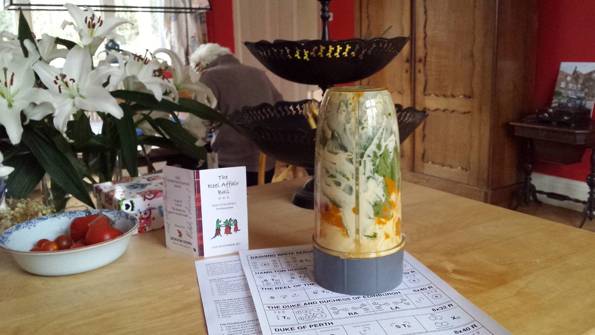 This morning's smoothie is a firm favourite of mine: organic kale, organic spinach, two apples from the garden, small ripish banana, heaped tablespoon of turmeric, 200ml milk kefir and Aloeride aloe vera. ow.ly/Zc7r30mJzyT