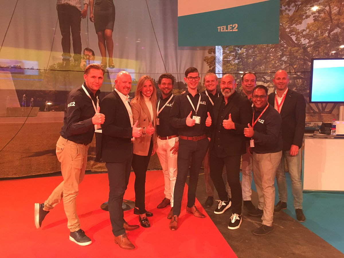 RonnyRamsodit's tweet photo. Wil je een kijkje in de digitale toekomst? Dan raad ik je van harte een sessie aan met Igor Beuker!! #trendwatcher #WvdO2018 #Tele2zakelijk #Mathmen @IgorBeuker https://t.co/D47pr1NK5X