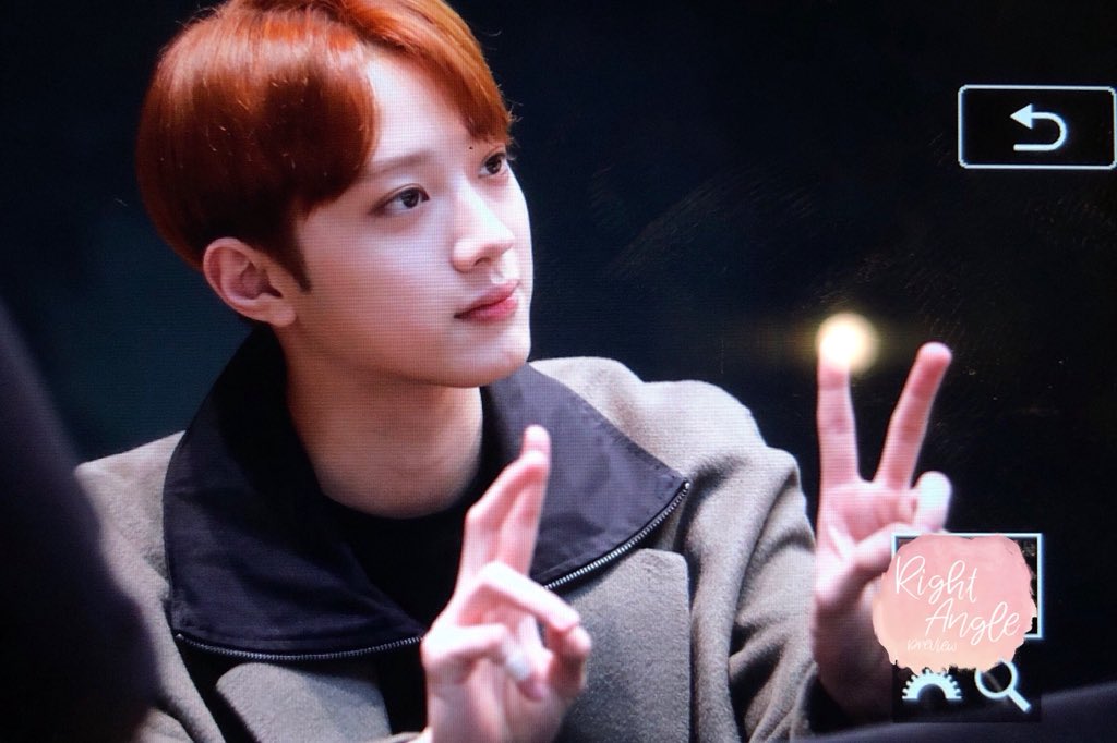 RightAngle_0923's tweet photo. 181124 #라이관린ِ https://t.co/txVESRl6a3