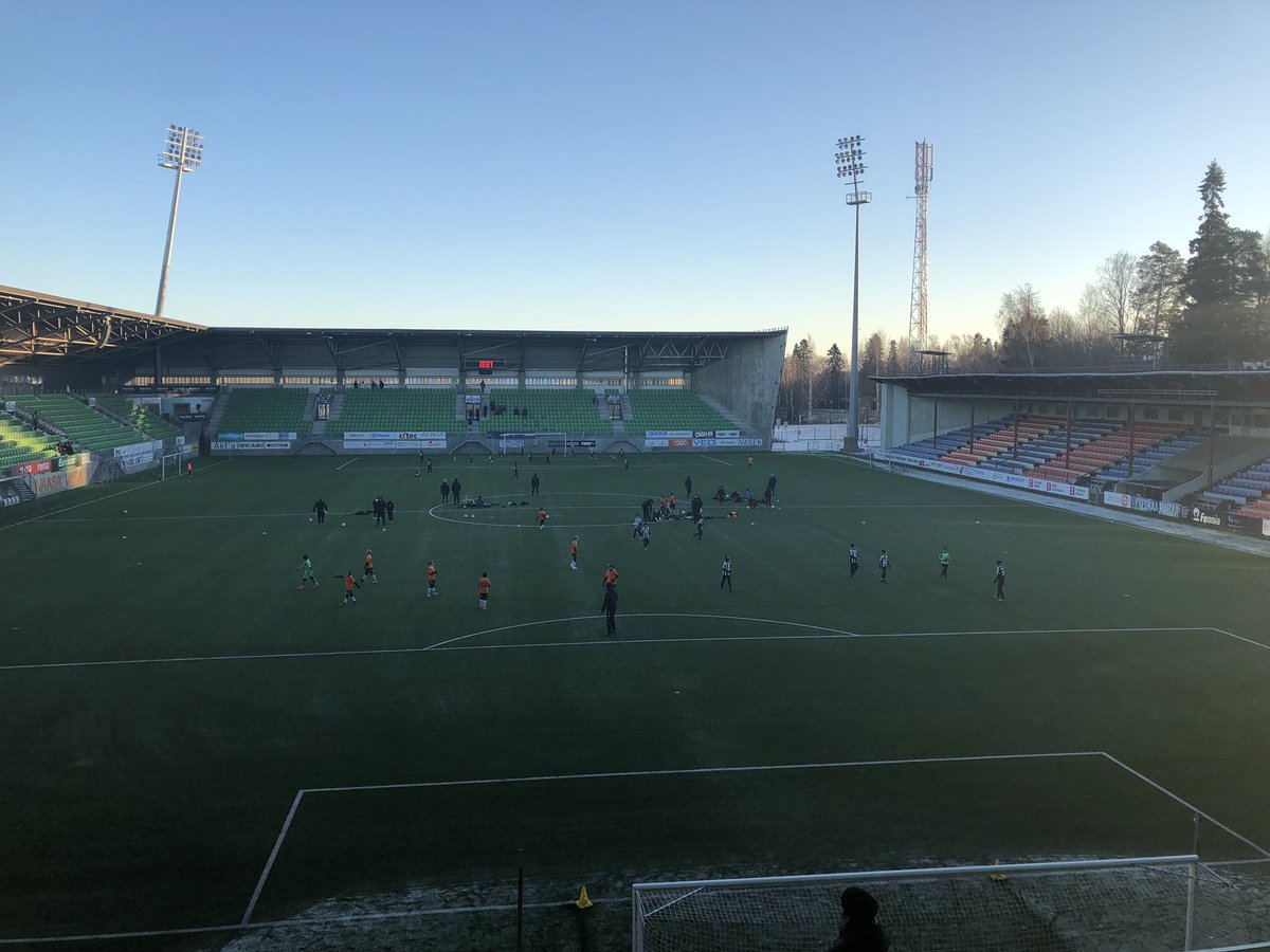 VpsP08's tweet photo. Pelipäivä pojilla. Mukana peleissä KPV, SJK, JJK. Upea keli pelata ja grillit kuumana yleisölle #vepsu #parastaaikaa #junnufutis https://t.co/RkSvOaUJMA