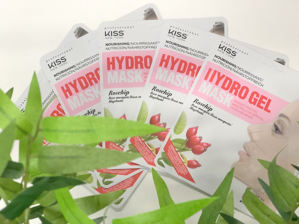 Why wait until Sunday to have some pamper time, we're calling it Sheet Mask Saturday! And the Rosehip Hydro Gel sheet mask nourishes the skin and also gives you an excuse for some me time!
#KissNYPro #BeYourOwnPro