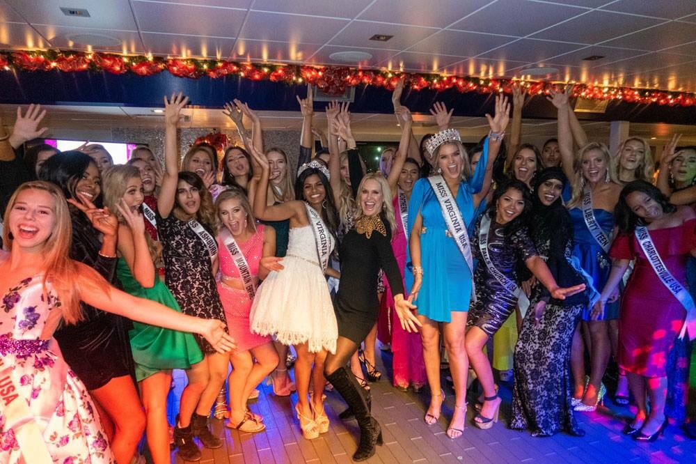 RealMissVAUSA's tweet photo. Last night was ‘yachts’ of fun! https://t.co/DFZlMjSDoS