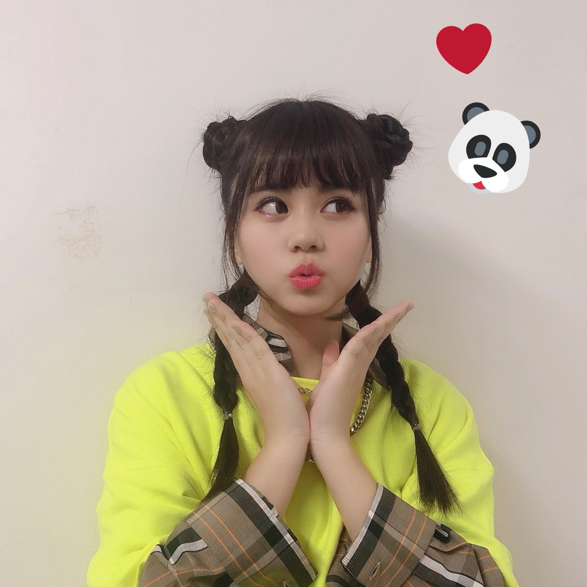 airi_000418's tweet photo. 「DANCENATION2018」見に来てくださった方ありがとうございます❤︎
新衣装に新曲「私には夢がある」を初披露しました〜⭐️⭐️⭐️
受講生のときに出演したこのステージにアーティストとして再び立つことが出来てすごく嬉しかったです😌
#ONECHANCE
#DANCENATION2018
#パンダヘアー 🐼 https://t.co/7PvI4hGCxZ