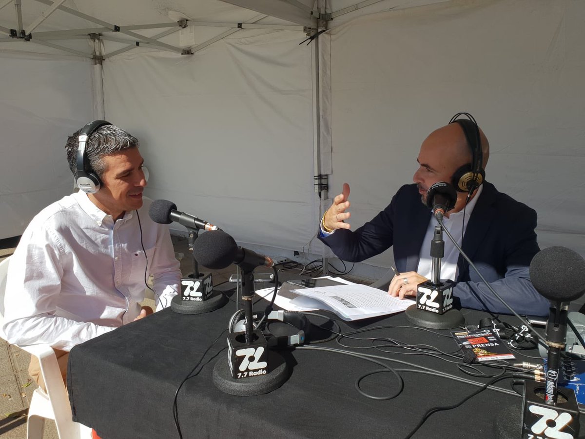 Defendiendo el producto local, fruto del trabajo de hombres y mujeres del campo y el mar, en #saborealanzarote con @7punto7Radio El proyecto #CrecerJuntos que precisamente nació en Lanzarote hace tres años ha logrado vincular los sectores turístico y primario