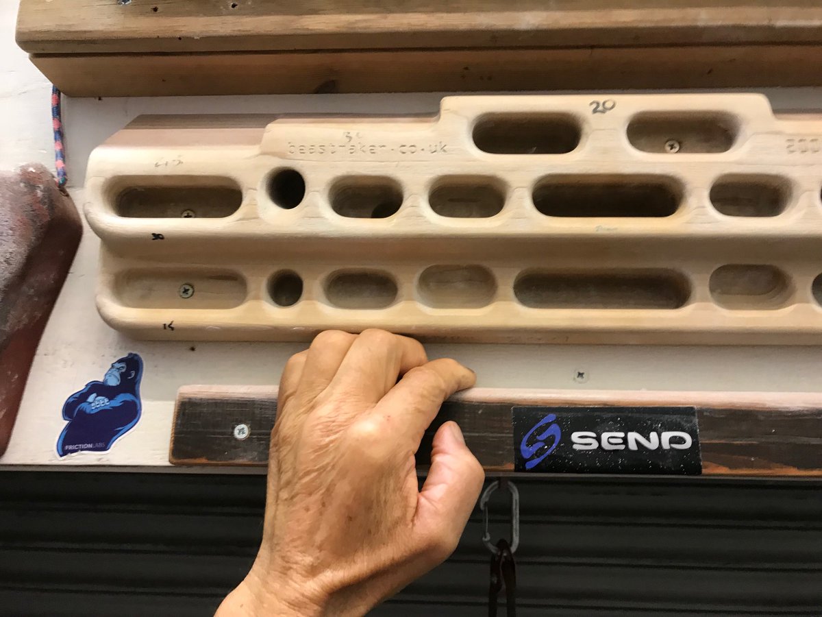 STEᐯE ᑕᖇOᗯE tweet media