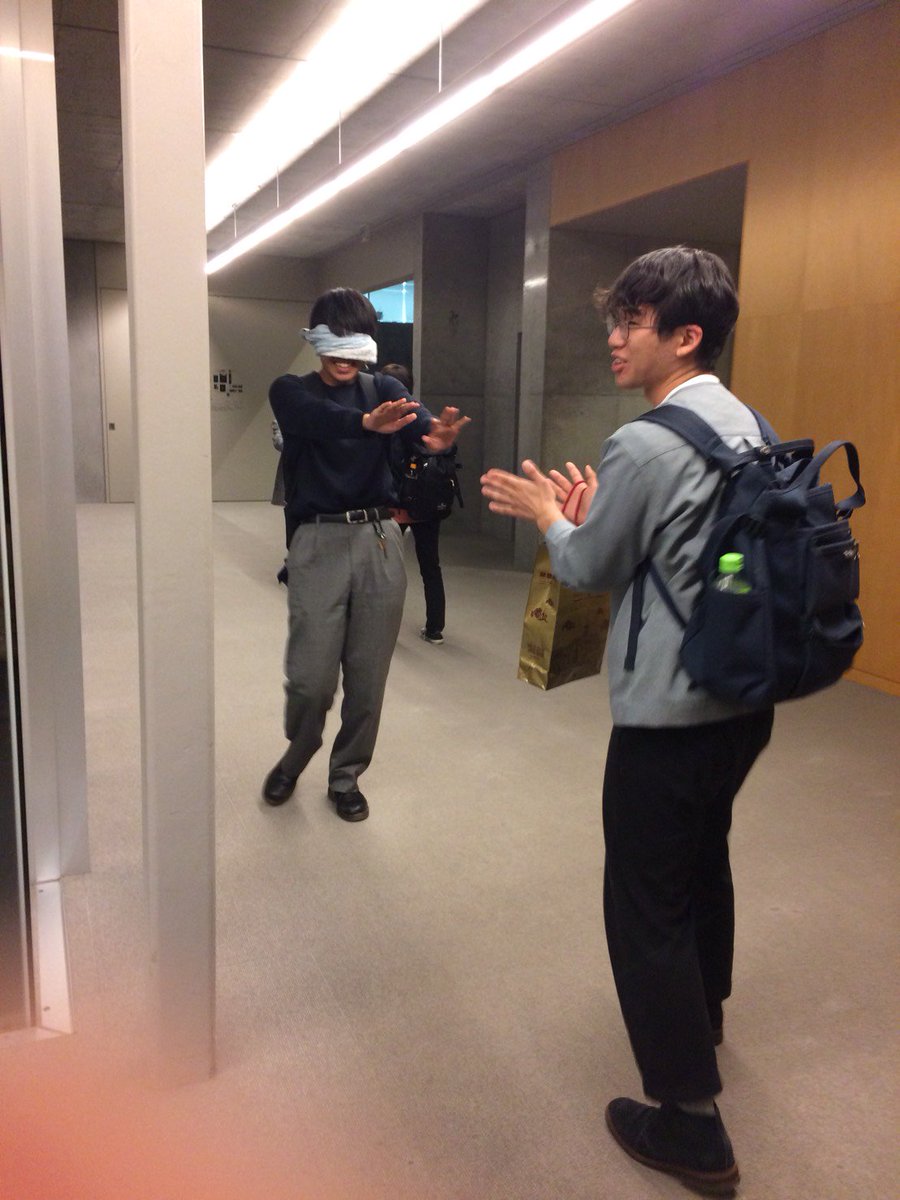 Kogakuin_builty's tweet photo. 〜目隠しして地下から3階まで上がっている様子〜
傍から見たらタオルで目隠ししてる変な集団でした笑笑
#builty
#工学院大学
#東京五輪
#パラリンピック
#目隠し https://t.co/zmaJHgYTZE