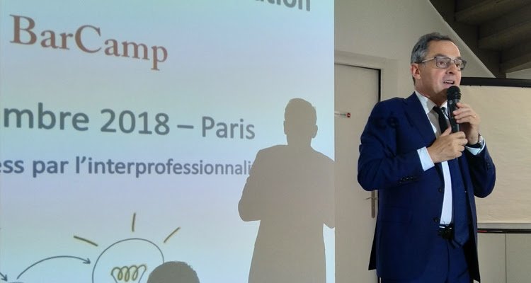 ECF_Innovation's tweet photo. L’#interprofessionnalité suppose « un véritable projet d’entreprise » – @JLFlabeau lors du #Barcamp de #Paris ▶ https://t.co/ELoyjy48Bx  
#Interpro #BarcampECF @mondeduchiffre https://t.co/yMdZKDjcsp