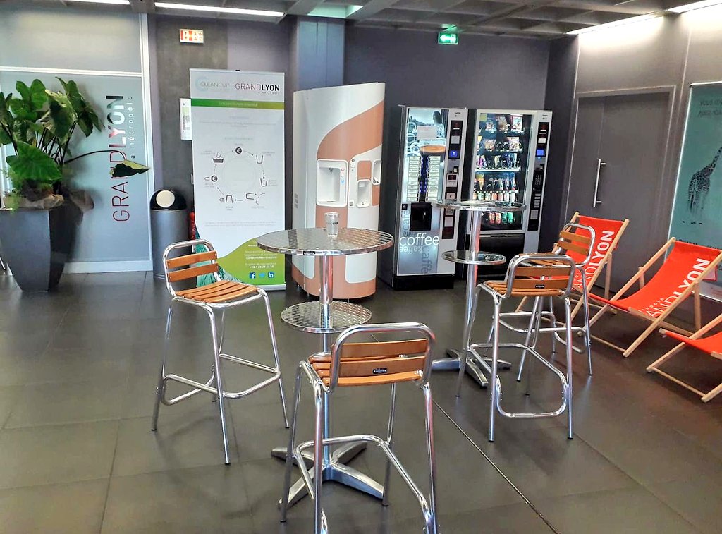 CupClean's tweet photo. Aujourd'hui au sein de la Métropole de Lyon a lieu le salon "Consommer autrement" et ça commence par améliorer sa façon de boire ! ♻️ @grandlyon @MAIF #zérodéchet #entronsdanslaboucle https://t.co/wfocexea1F