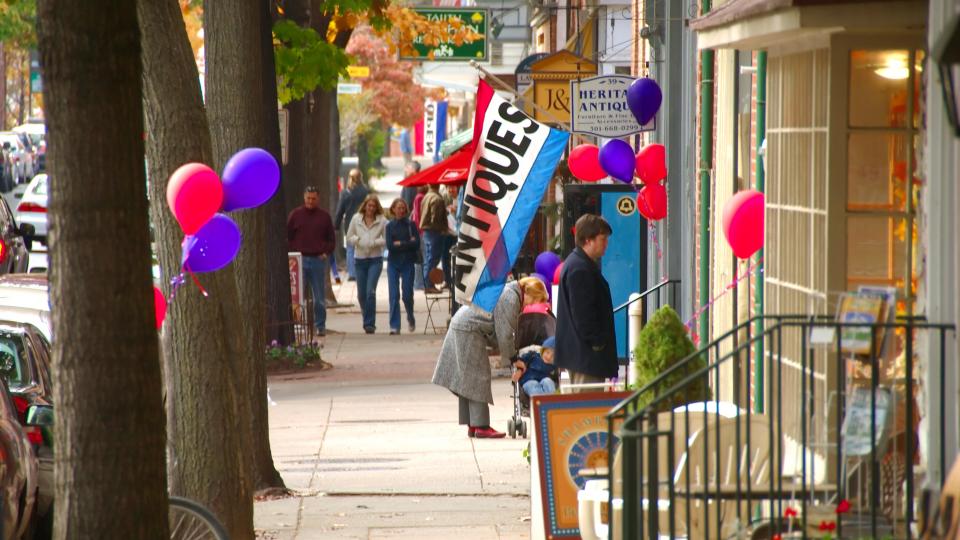 TravelMD's tweet photo. #ShopSmall and #BuyLocal today to support Maryland Main Streets!  https://t.co/W6Pa28BXZt https://t.co/gwRUEpGoDS