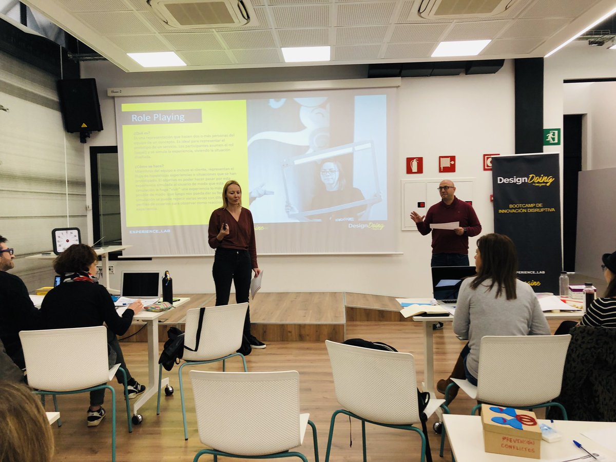 cecilia40arce's tweet photo. Prototipando con #roleplay en el #bootcamp #desingdoing cada equipo es grabado para analizar puntos fuertes y de mejora de la solución @xavierverdaguer @CanodromBCN @luchodominguez @imaginecc @Experience__Lab @MonHappyMon #designthinking #innovaciondisruptiva https://t.co/rinIvrY7t4