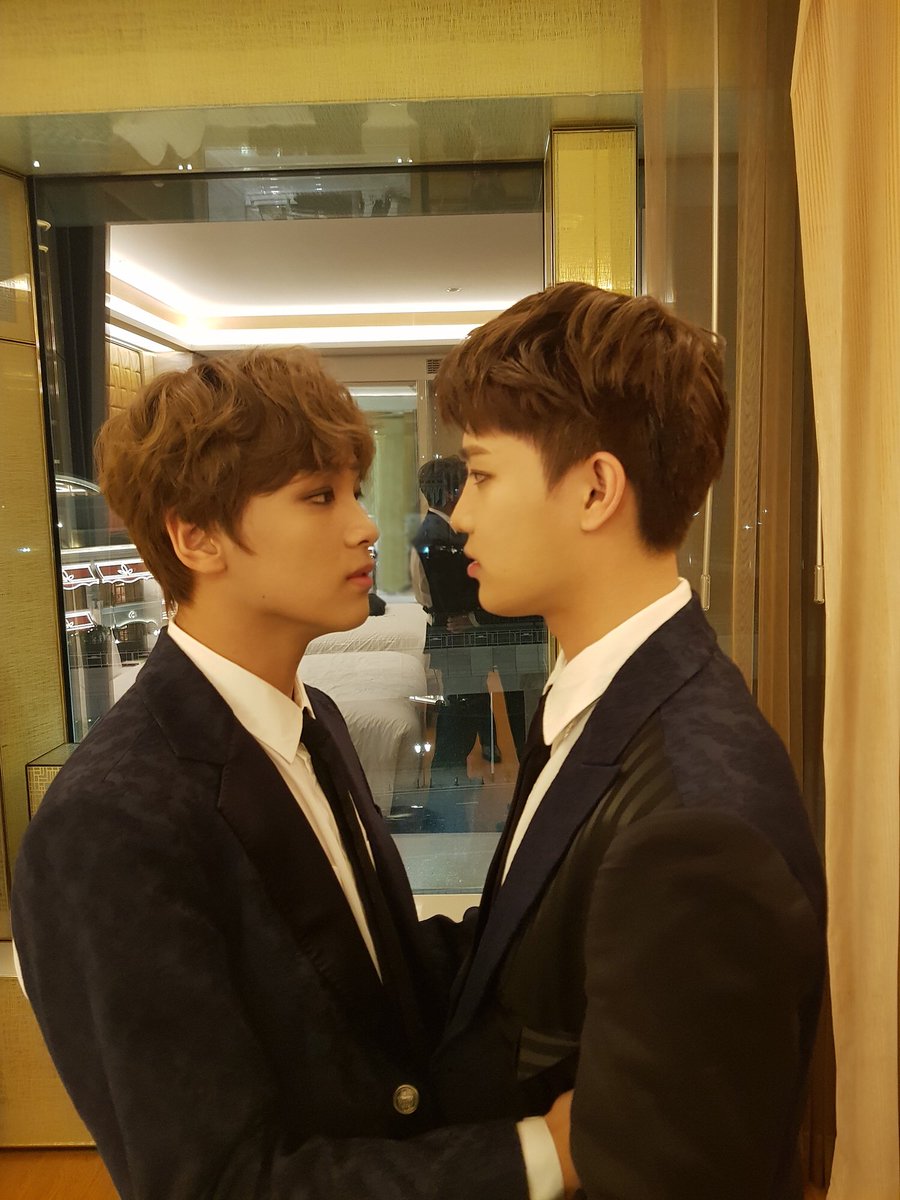 NCTsmtown_127's tweet photo. 마카오의밤 with haechan!

#NCT127_SimonSays
#SimonSays #NCT127 https://t.co/XmWIwDbs7b