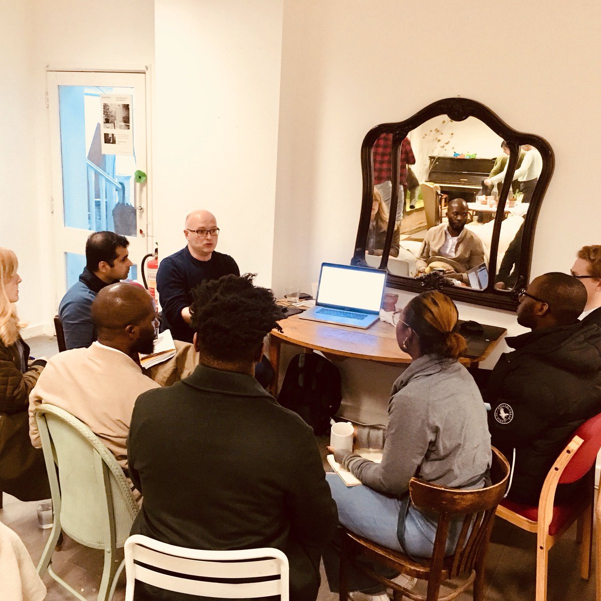 economyofhours's tweet photo. Now for some #P2P learning with Echo members @_stooki_ @RealAndrewBull - our Fashion++ businesses are skilling up in #ecommerce and #brandpartnerships https://t.co/anRWTt2zeU