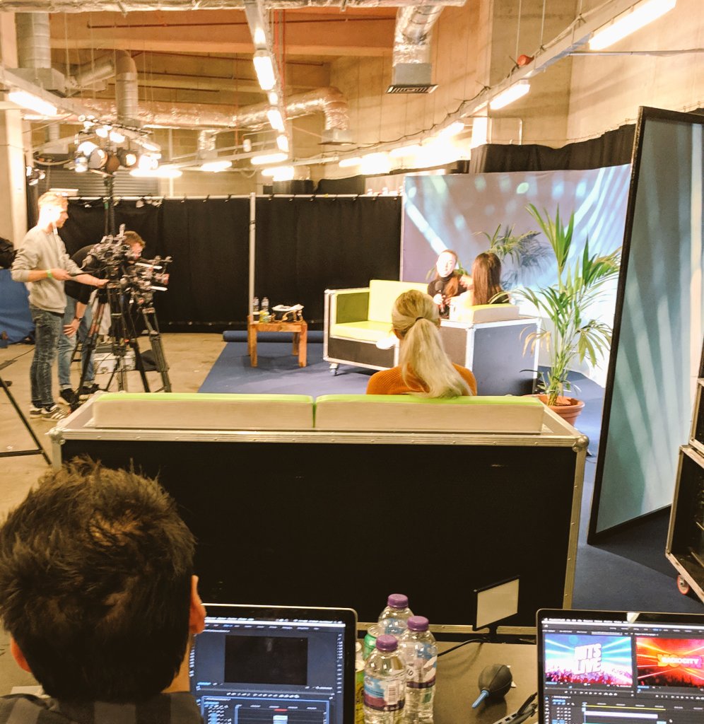 _GAdams_'s tweet image. Great first night for the @bauermedia video teams covering #HitsRadioLive with @DJSarahJane