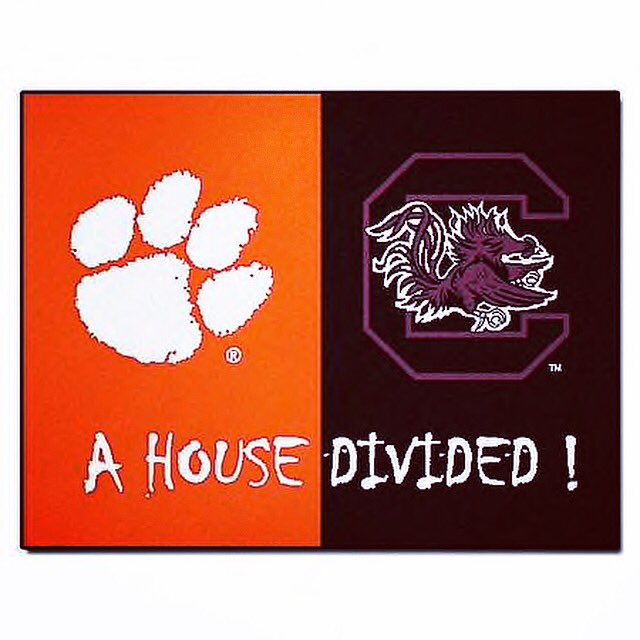 stavbiz's tweet photo. Our House is Never Divided!!
Join us for rivalry football & deals on EATS & DRINKS! Every game is on the 50 yard line at Mannyโs! 18 Big Screens, Big Community Tableโs & Comfy Booths with private TVโs in Every Booth! @HolyCitySinner @ChsDrinks @chasscene @EaterCHS #uscvsclemson https://t.co/dVvhr2hnoH