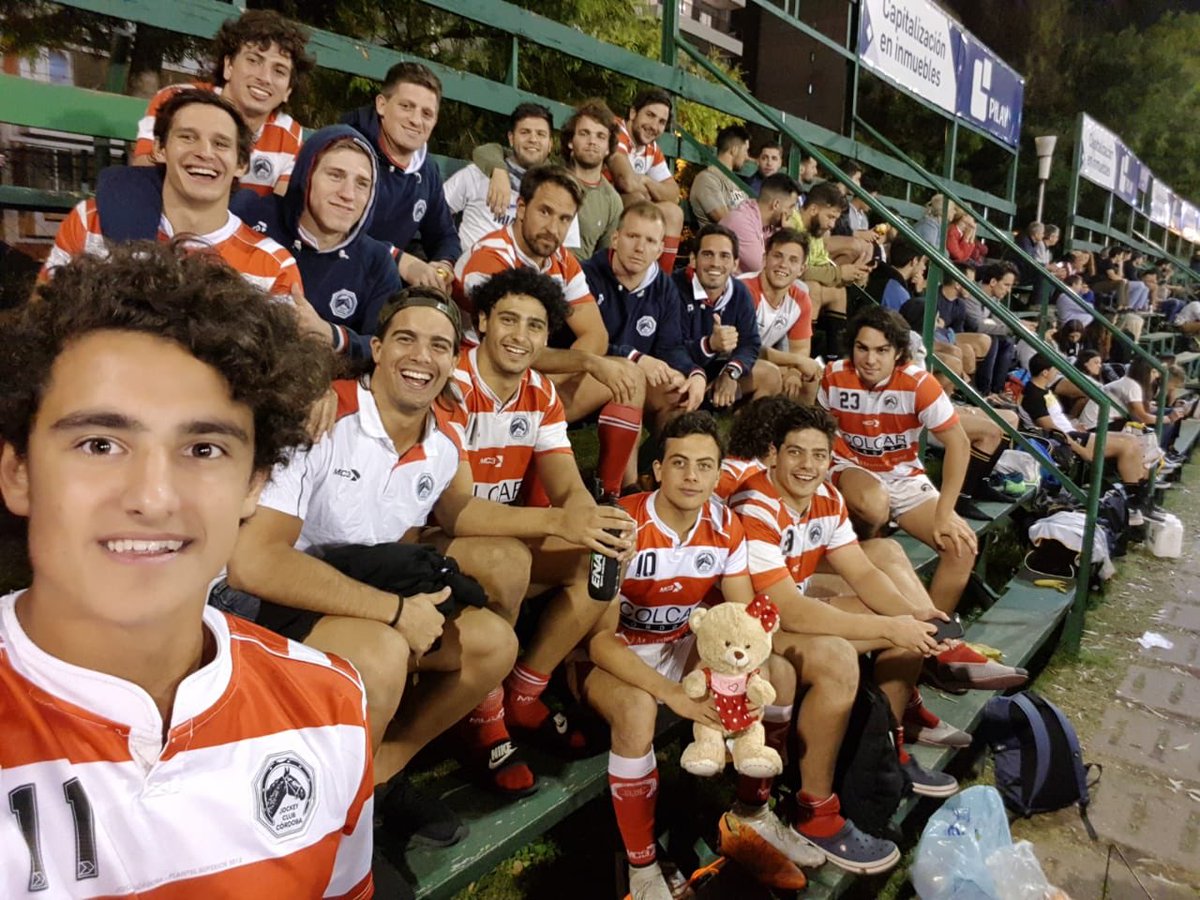 jccrugby's tweet photo. #sevenger #JCC7s
Arranque impecable en el día 1 del seven nocturno organizado por @miclubGER
@JockeyCC 36-05 @unisantafe
@JockeyCC 19-15 @_oldresianclub
HOY - Día 2, un clásico del seven nacional:
@JockeyCC vs @plazajewell https://t.co/4yNmTTeTF5