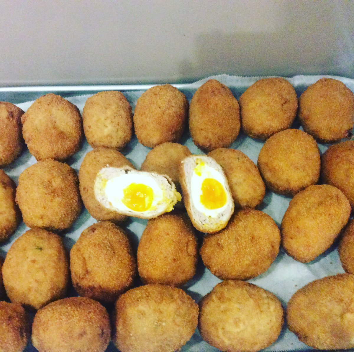 Gisbysgame's tweet image. Pheasant &amp;amp; pork scotch eggs ready for @hantsmarkets in Winchester tomorrow 9-2.. Last one of 2018 for us
#eatmoregame #localgame #localfood #farmersmarket #scotchegg #drivengame #shootseason #fieldtofork #eatwhatyoushoot #pheasant #countrylife #hampshire #lovethegame #winchester