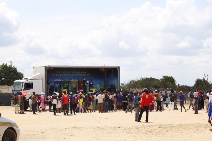 DeltaCorpZim's tweet photo. From Hatcliffe to Domboshava, the #MADmovement is making sure that we all know and learn the importance of waste management. How do you dispose off organic waste? Do you have a compost? https://t.co/hj6a5yUnZ1