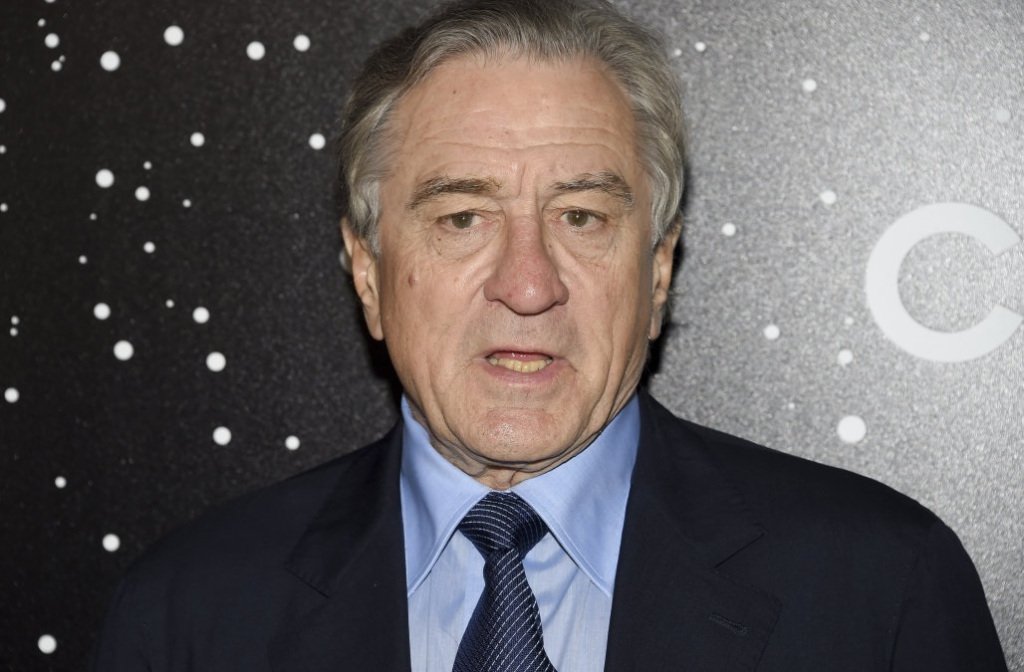 RelampagoTweet's tweet photo. Robert De Niro: Anglocuck Supreme https://t.co/vmj5ZRZk8Q https://t.co/Lk2yJozu8k