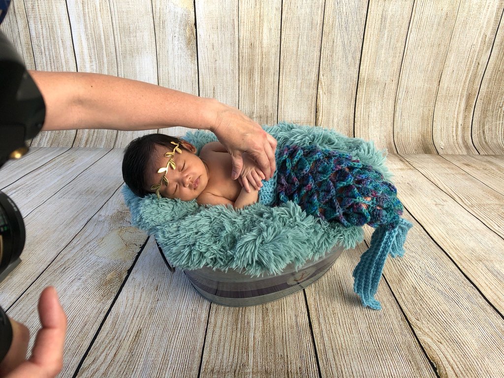 check us out ! zolarstudio.com // #newbornbaby #newbornphoto #newbornstudio #newborn #seattle #pnw #kentstation #bts #photostudio
