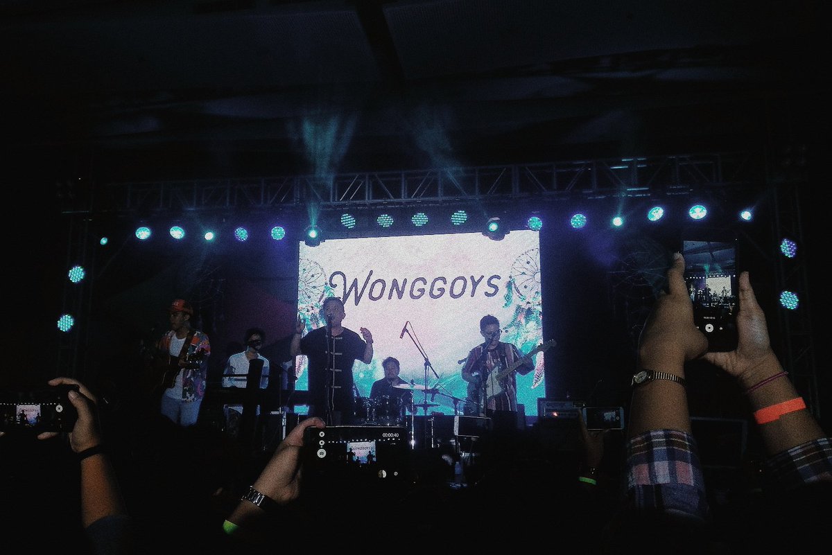 superrjandory's tweet photo. BLOOM MUSIC FESTIVAL 🌸 // 11-23-18 
#Wonggoys
#ThreeLeggedMen
#VincentEco
#IVofSpades @IVOFSPADES 
#SupportLocal https://t.co/61e5CYA5fM